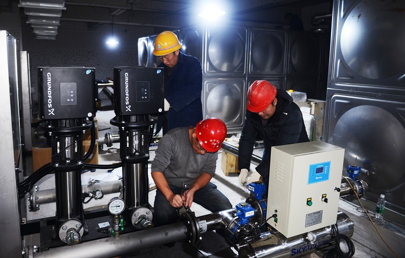 湖北省首个标准化二次加压供水泵房在咸宁市建成使用